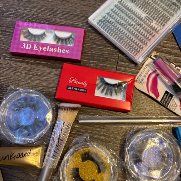 Mixed Lot of New Cosmetics and Eyelashes – 3D/5D Lash Bundle, Lip Gloss, Brushes - Picture 9 of 9